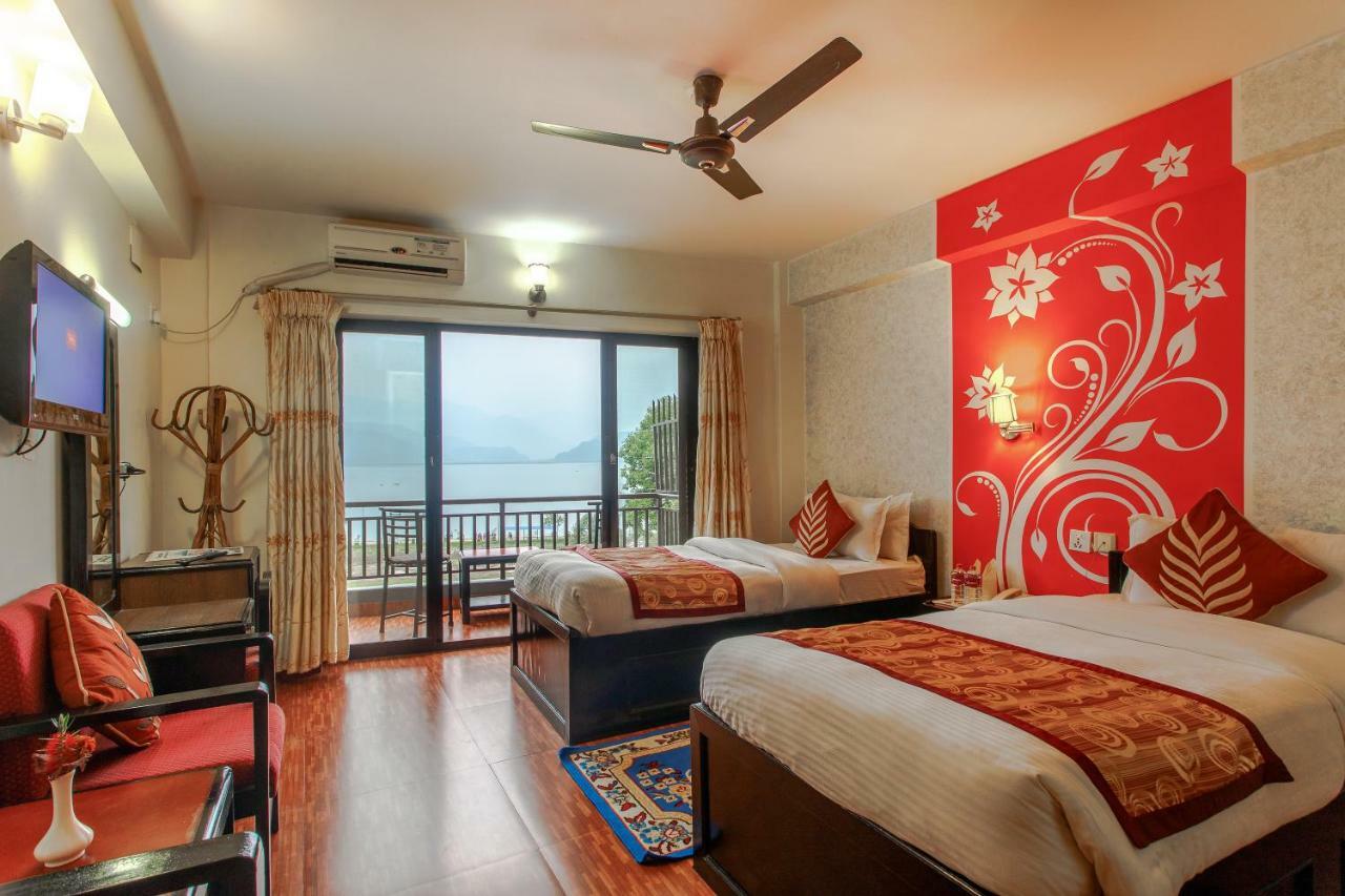 Hotel Peace Plaza Pokhara Extérieur photo