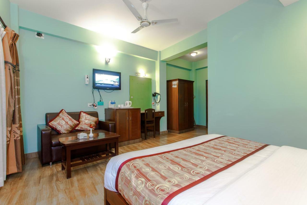 Hotel Peace Plaza Pokhara Extérieur photo