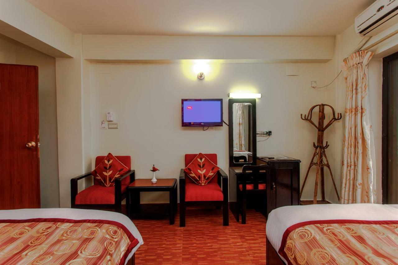 Hotel Peace Plaza Pokhara Extérieur photo