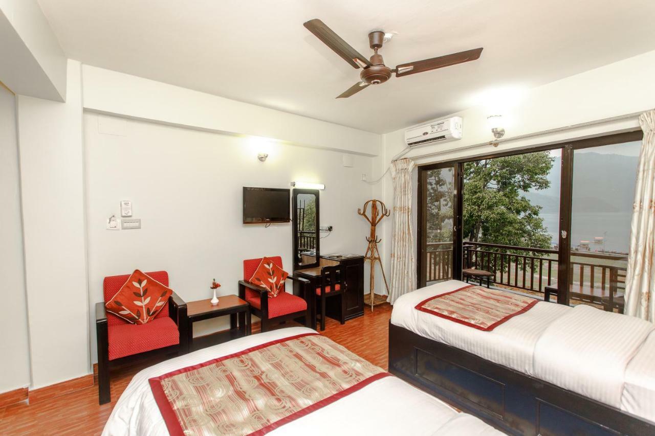 Hotel Peace Plaza Pokhara Extérieur photo