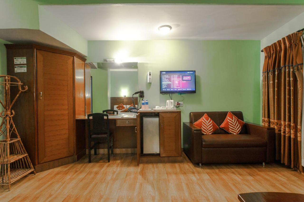 Hotel Peace Plaza Pokhara Extérieur photo