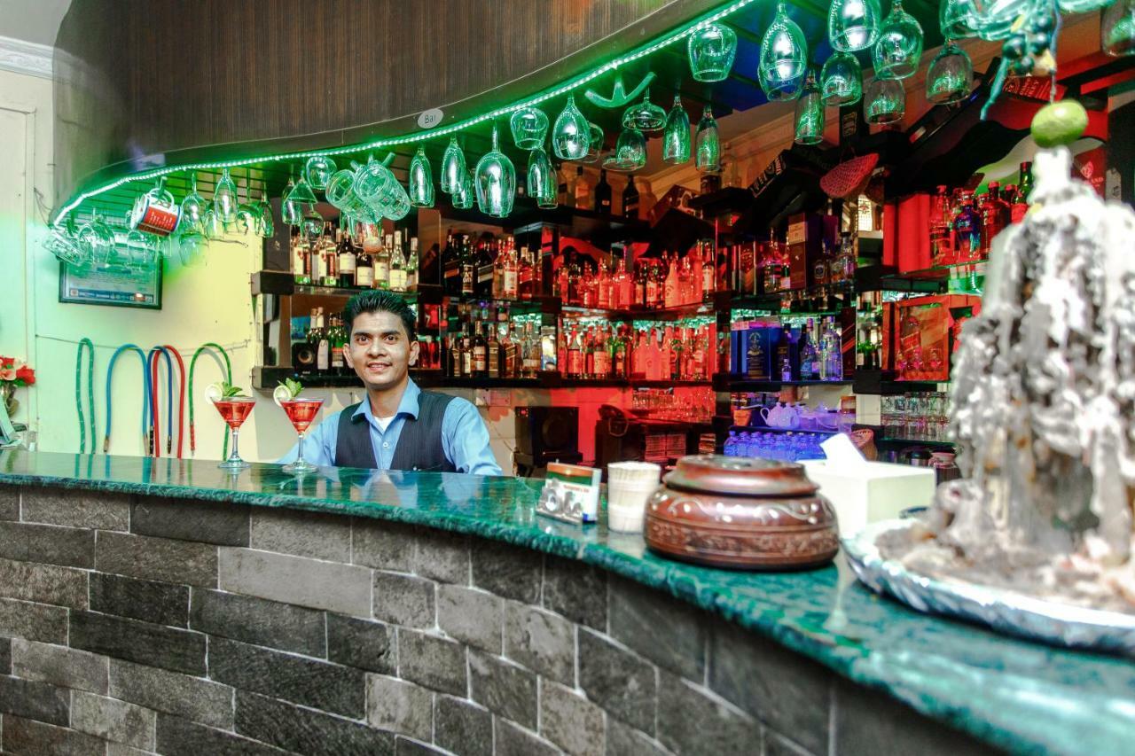 Hotel Peace Plaza Pokhara Extérieur photo