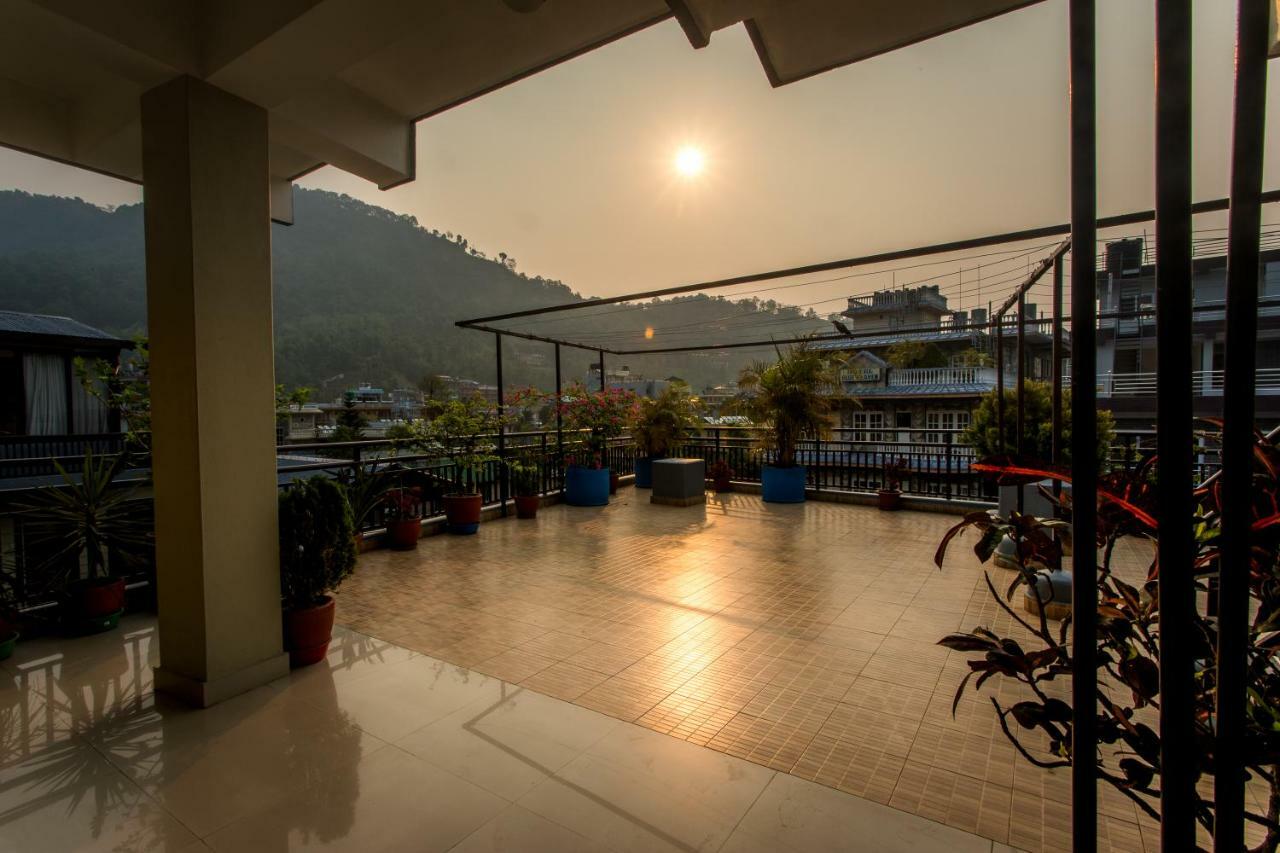 Hotel Peace Plaza Pokhara Extérieur photo