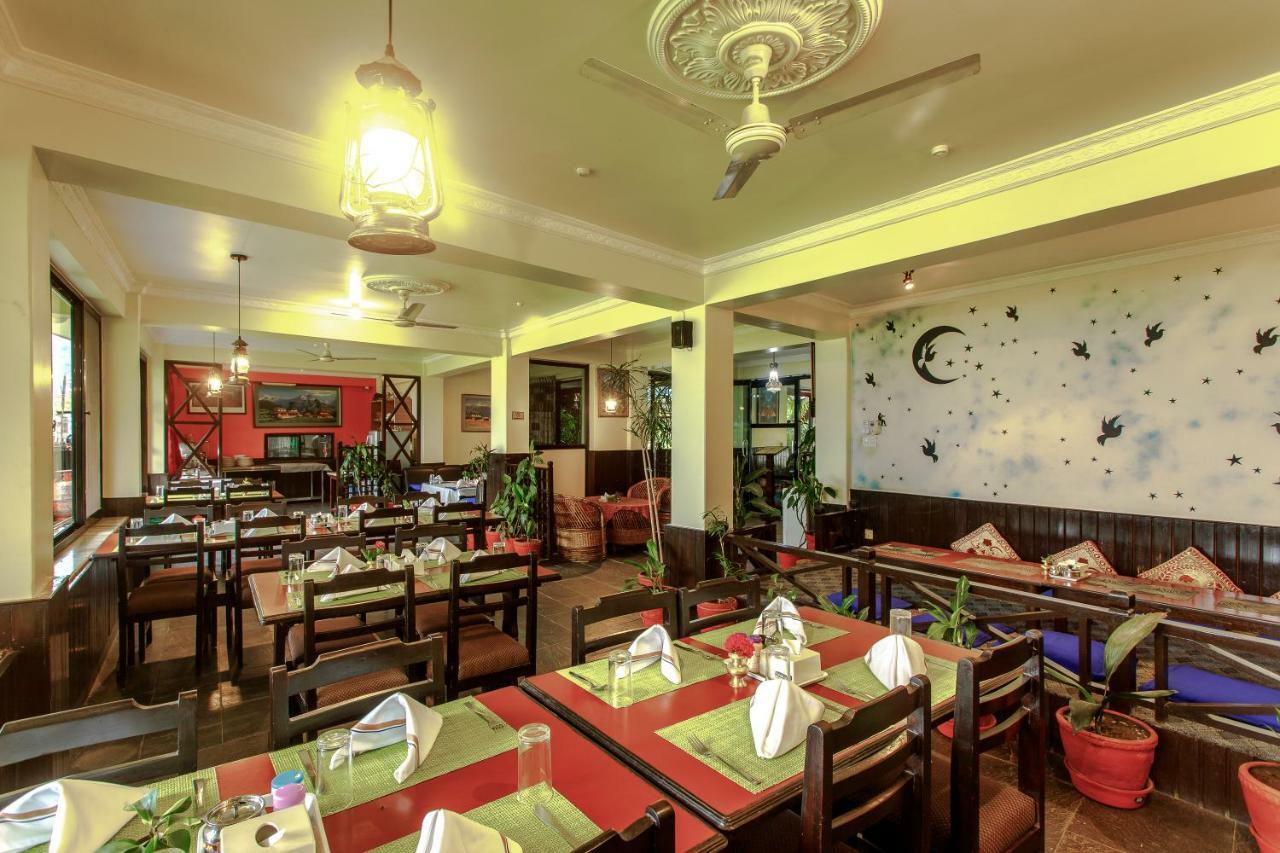 Hotel Peace Plaza Pokhara Extérieur photo