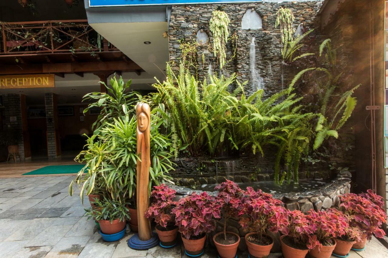 Hotel Peace Plaza Pokhara Extérieur photo